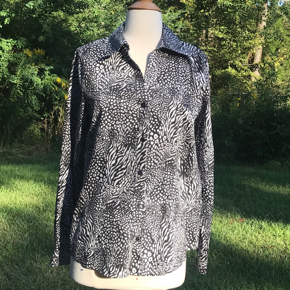 Long Sleeve Black White Button Down Top 12